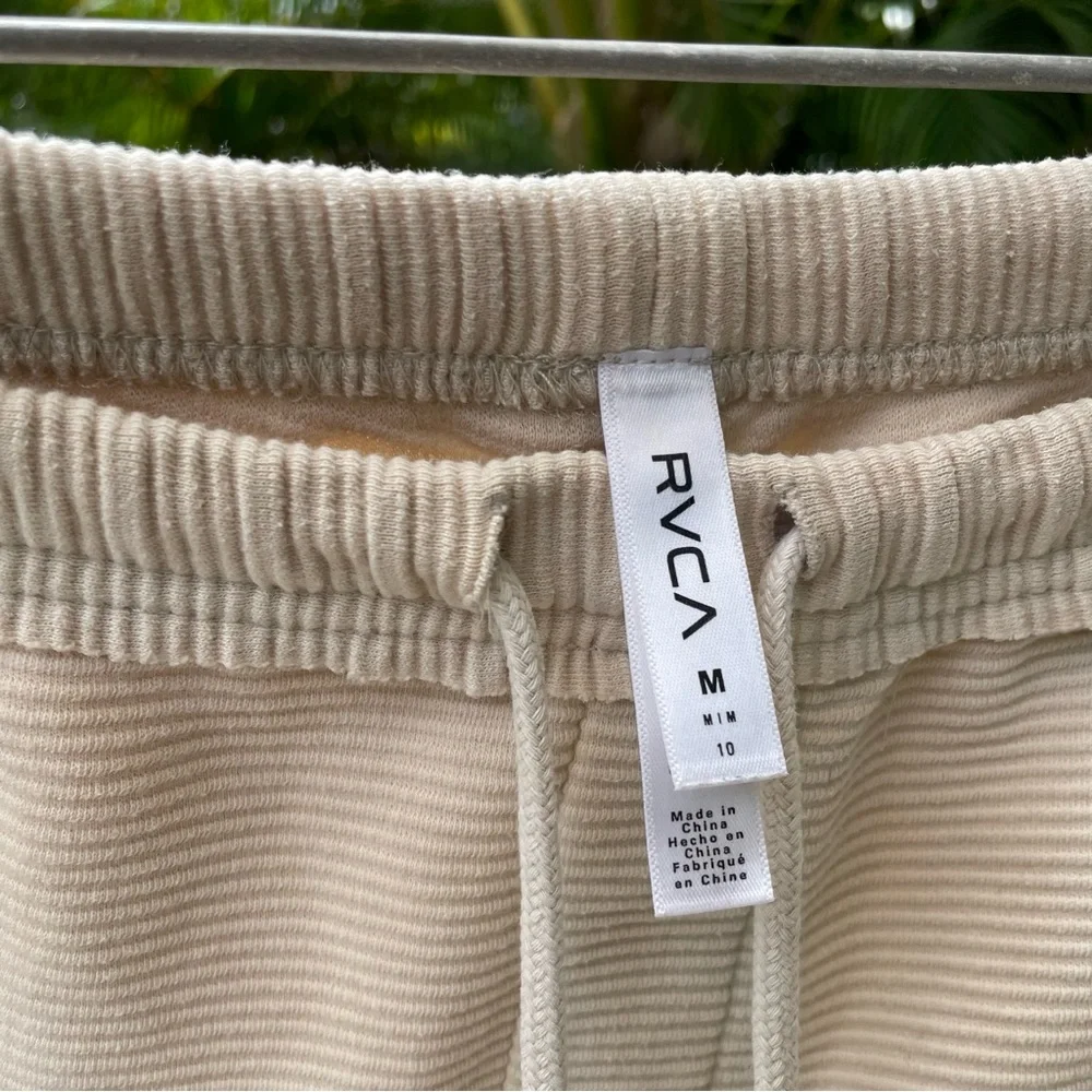 RVCA Ribbed Cream Shorts - Picture 2 of 4